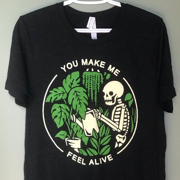 "You Make Me Feel Alive" T-Shirt - Wicked Clothes - Picture 2 of 4